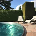 19 Pensión 4*